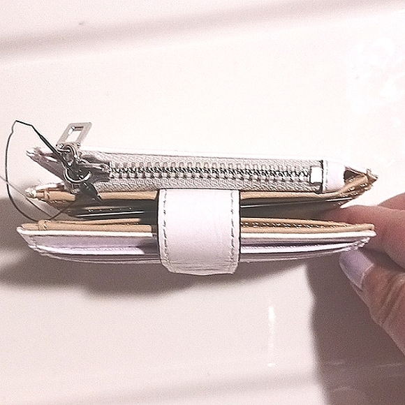 Beautiful Guess ⚜️ Compartment Wallet - Picture 4 of 8